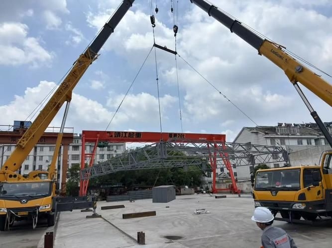 有沒有桁架結(jié)構(gòu)的示例圖？（有沒有桁架結(jié)構(gòu)的示例圖,我?guī)湍阏砹藥讉€典型的例子） 行業(yè)新聞 第13張