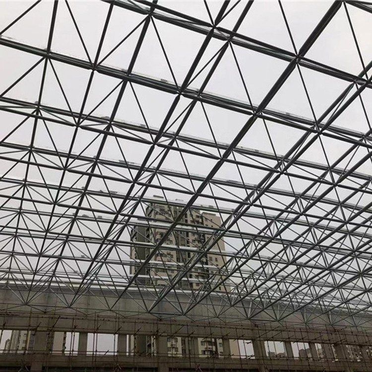 如何選擇一家可靠的網(wǎng)架加工廠？（泓泰重工源頭螺栓球網(wǎng)架加工廠如何選擇一家可靠的網(wǎng)架加工廠） 行業(yè)新聞 第3張