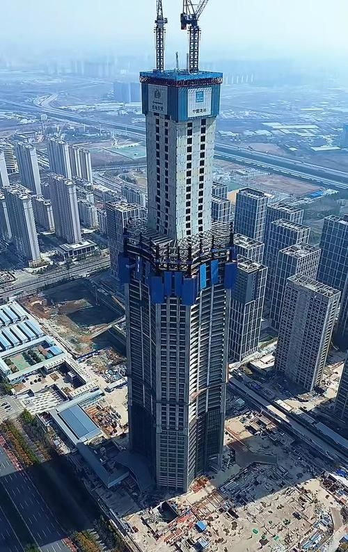 給我一些幕墻與鋼結(jié)構(gòu)的實際案例 行業(yè)新聞 第8張