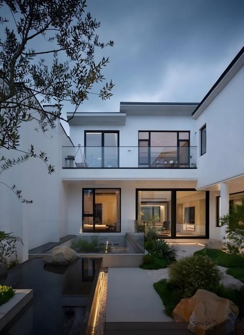 有沒有更多風(fēng)格的別墅圖片？（如何選擇適合的別墅風(fēng)格？） 行業(yè)新聞 第15張